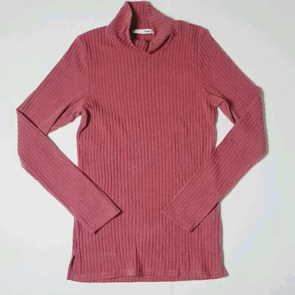 Aritzia Wilfred Free Knit Long Sleeve MockNeck Rib 3D knit Blouse Rasberry  Sz L